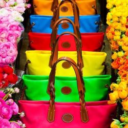Модный цвет сумок: оттенки родом из природы