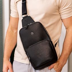 На одно плечо