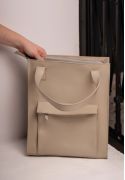 Фото Кожаная женская сумка шоппер Бэтси с карманом светло-бежевая Краст (BN-BAG-10-1-light-beige)