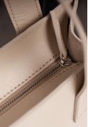 Фото Шкіряна жіноча сумка шоппер Бетсі з кишенею світло-бежева Краст (BN-BAG-10-1-light-beige)