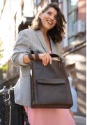 Фото Кожаная женская сумка шоппер Бэтси с карманом темно-коричневая