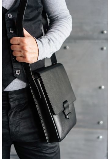 Мужская кожаная сумка-мессенджер Esquire черная