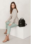 Фото Кожаный женский мини-рюкзак Kylie черный краст