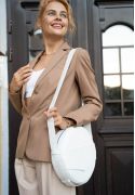 Фото Кожаная женская круглая сумка-рюкзак Maxi белая