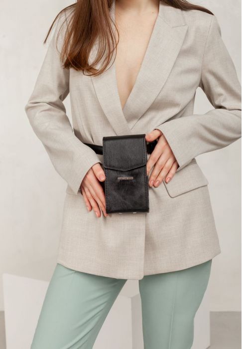 Фото Вертикальная женская кожаная сумка Mini черная поясная/кроссбоди