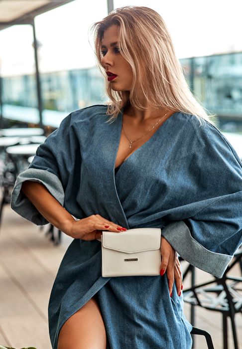 Фото Женская кожаная сумка поясная/кроссбоди Mini белая