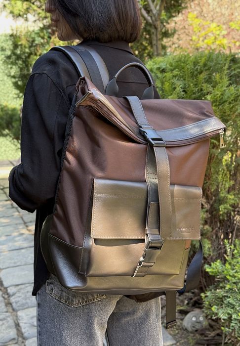 Фото Черный кожаный мужской рюкзак Foster