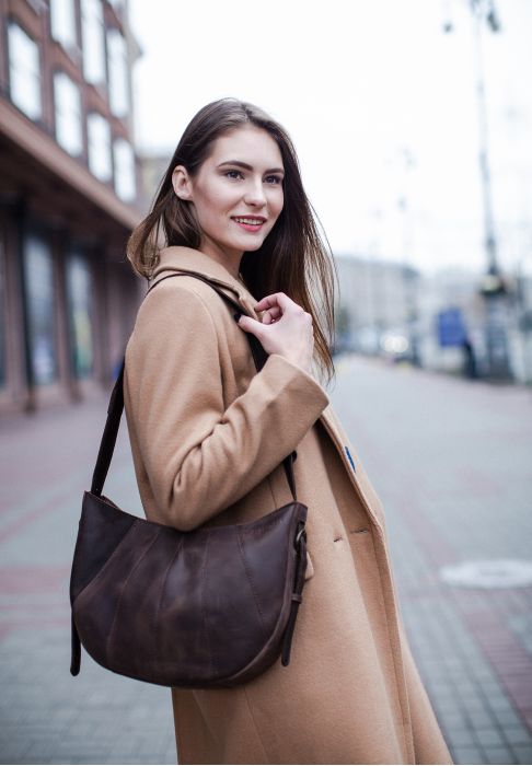 Кожаная женская сумка Круассан  темно-коричневый Crazy Horse