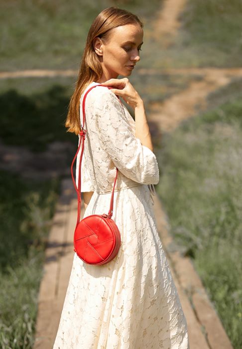 Кожаная круглая женская сумка Бон-Бон красная