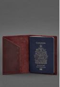 Фото Кожаная обложка для паспорта с канадским гербом бордовая Crazy Horse (BN-OP-CA-vin-kr)
