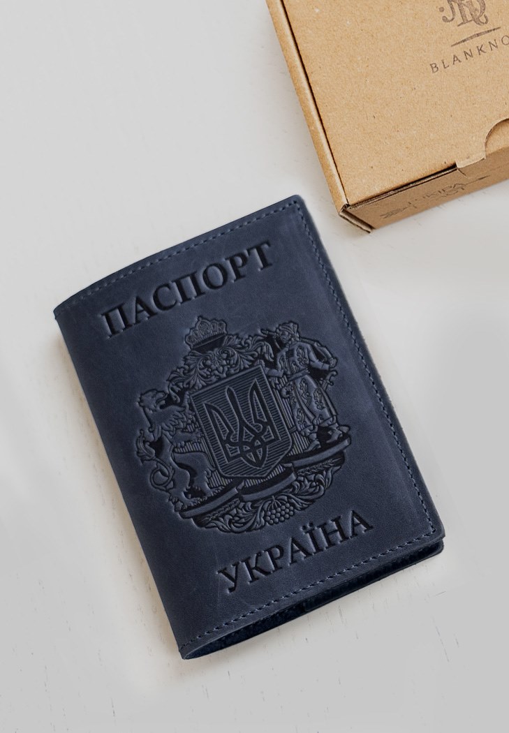 Фото Кожаная обложка для паспорта с украинским гербом синяя