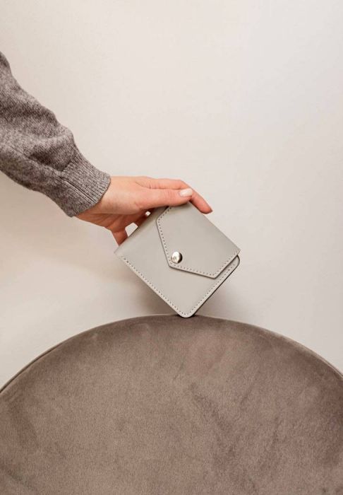 Фото Кожаное портмоне 4.2 на кнопке серое BlankNote (BN-PM-4-2-shadow) 