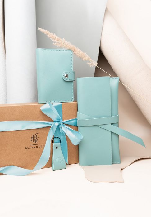 Фото Набор кожаных аксессуаров для путешественника Тиффани