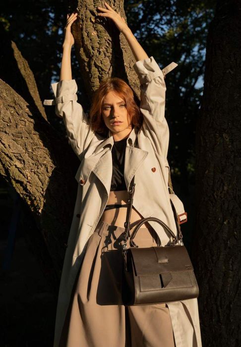 Женская кожаная сумка Ester темно-коричневая краст