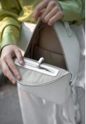 Кожаный рюкзак Groove S белый (TW-Groove-S-white-flo) фото
