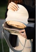 Женская кожаная сумка Liv серая (TW-Liv-light-gray-ksr) фото