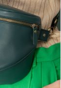 Фото Кожаная сумка поясная-кроссбоди Vacation зеленый краст (TW-Vacation-malachite)