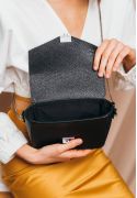 Жіноча шкіряна сумочка Yoko чорна флотар (TW-Yoko-black-flo) фото