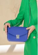 Фото Жіноча шкіряна сумочка Yoko фіолетовий флотар (TW-Yoko-violet-flo)
