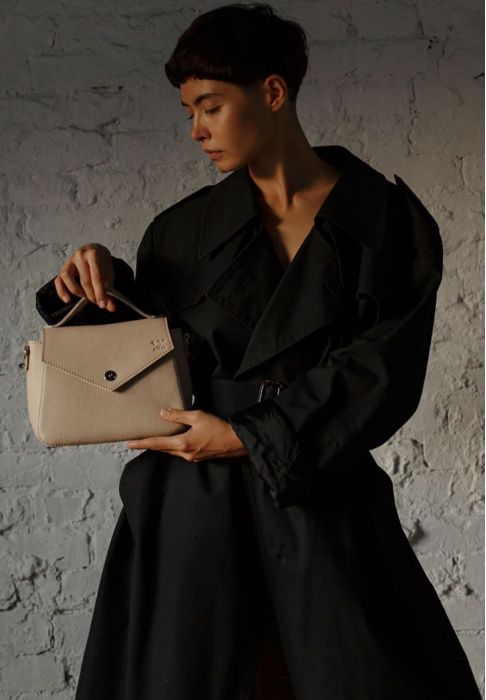 Женская кожаная сумочка Lili бежевая флотар